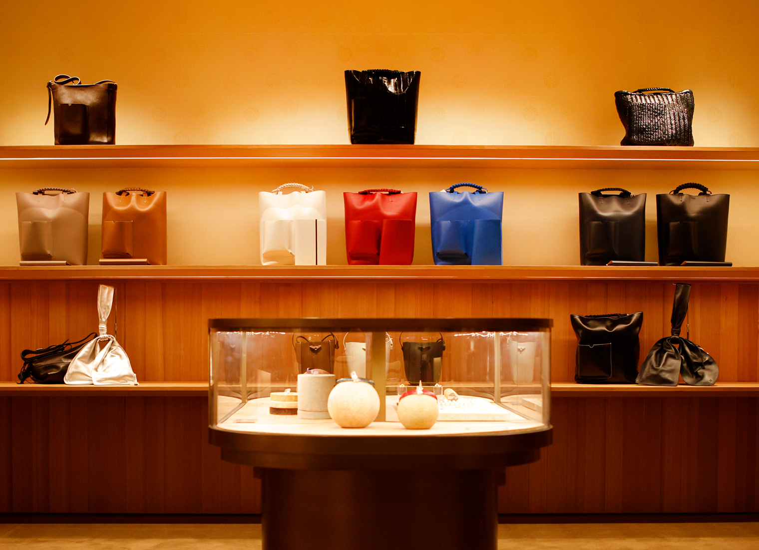 ウィーン発のSAGAN Viennaなど、さまざまなブランドも取り扱う。撮影: Hiroyuki Matsuzaki (INTO THE LIGHT)